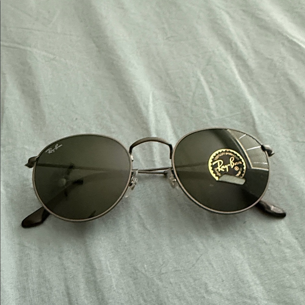 Ray-Ban Classic Round Sunglasses with Black Lenses